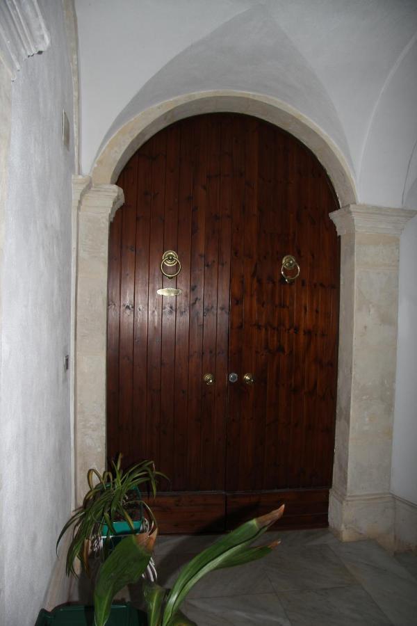 Casa Vacanza Icaros, Ortigia Hictoric Center, 200 Mt From The Beach Syrakus Exterior foto