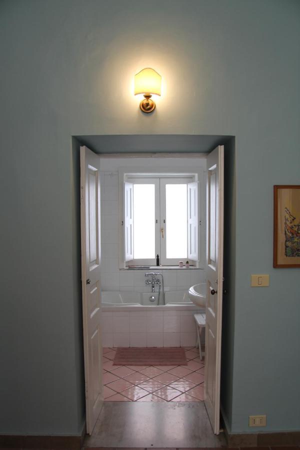 Casa Vacanza Icaros, Ortigia Hictoric Center, 200 Mt From The Beach Syrakus Exterior foto